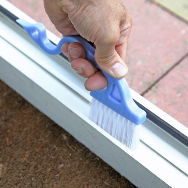 cleaning, brush, window tracks